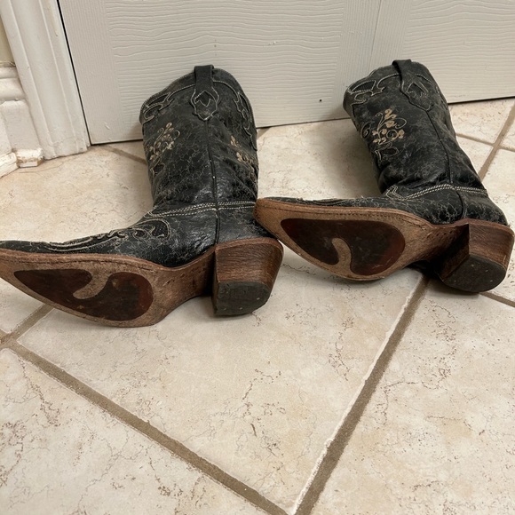 Size 7 corral cowboy boots - black - Picture 3 of 6